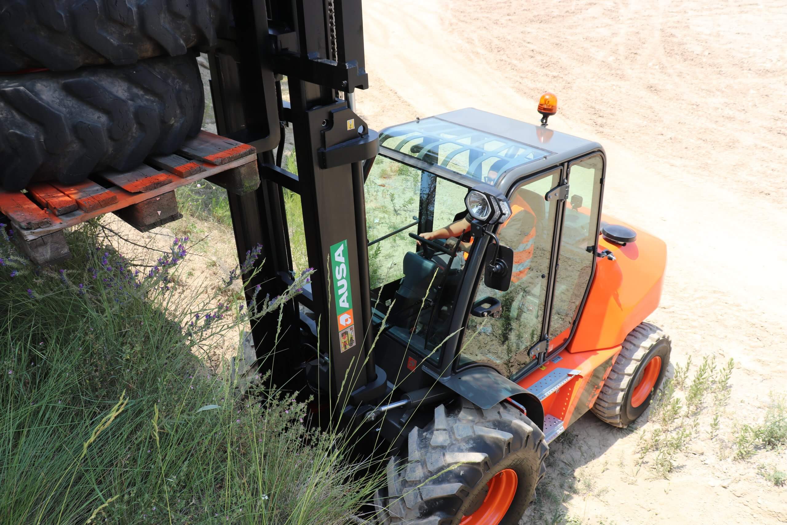 AUSA's 4x4 Forklift range focuses on high manoeuverability